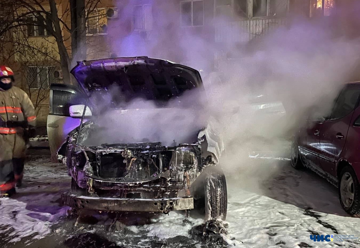В Черноморске на ул. Парковой вновь сгорел автомобиль