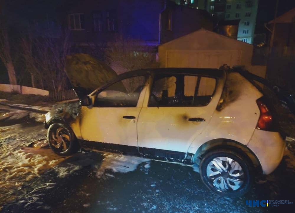 Ночной пожар в Черноморске: вновь горел автомобиль