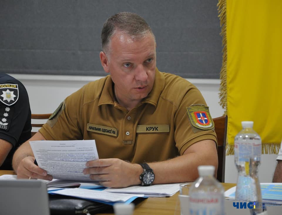 Голова Одеської ВРА Юрій Крук вимагає узгоджувати з ним всі витрати громад на військових
