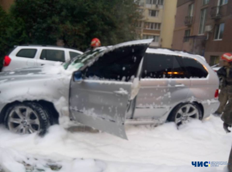 В четверг вечером в Черноморске горел автомобиль