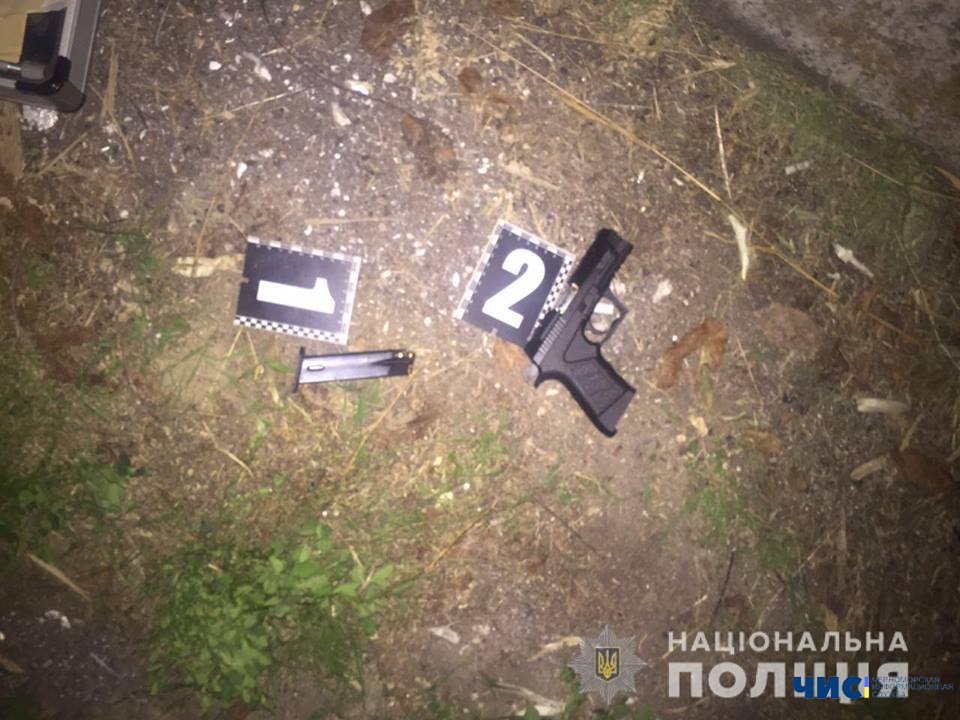 В Черноморске за время отработки «Оружие и взрывчатка» правоохранители изъяли пять ножей и пистолет