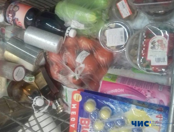 Жительница Малодолинского тайком вынесла из супермаркета товара на 4 тыс. грн