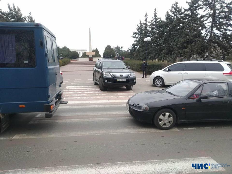 В Черноморске кортеж нардепа Александра Вилкула нарушил правила дорожного движения