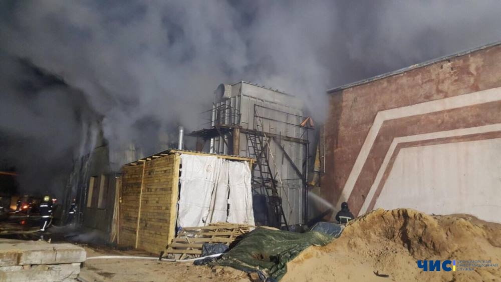 В Великодолинском горел завод: есть погибший