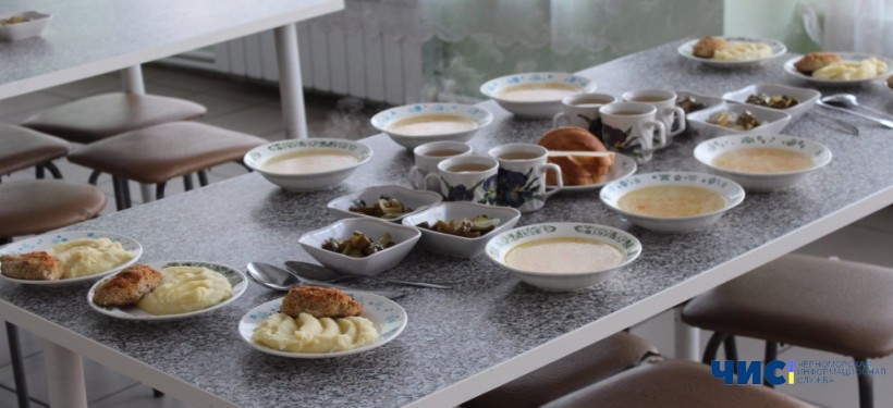 В Черноморске обсудили проблемы питания детей в школьных столовых