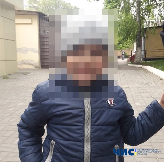 В Черноморске четырехлетний мальчик сбежал из детского сада и гулял по рынку