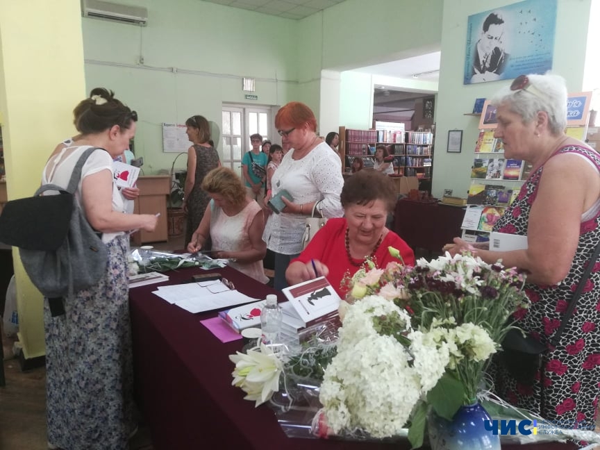 «Королева» та «Фантастична жінка»: у Чорноморську відбулась презентація книжок