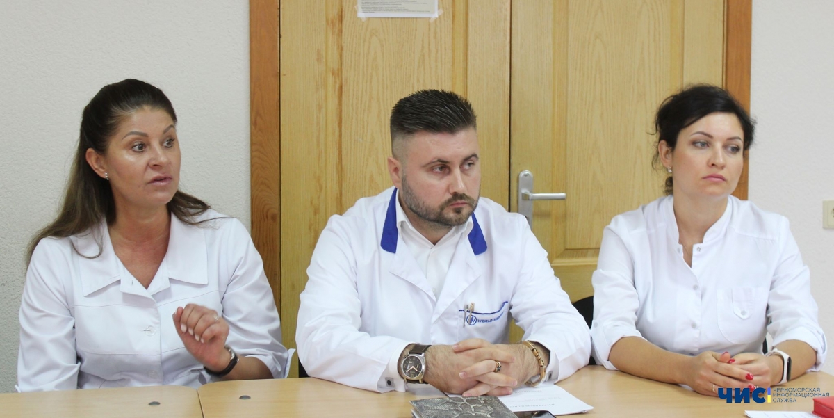 Электронная запись к врачам поликлиники, реформированные зарплаты и планы на 2020 год: медики Черноморска встретились с представителями СМИ