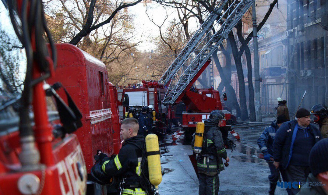 В результате масштабного пожара в центре Одессы пострадали более 20 человек, есть погибшие