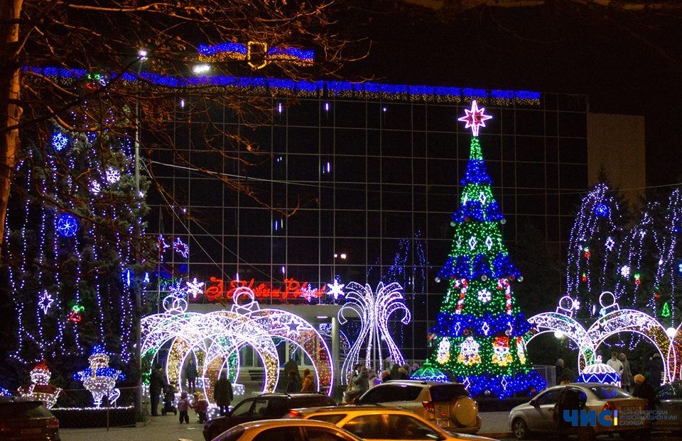 Открытие главной елки города, мастер-классы и праздничные концерты: какие мероприятия запланированы на декабрь в Черноморске?