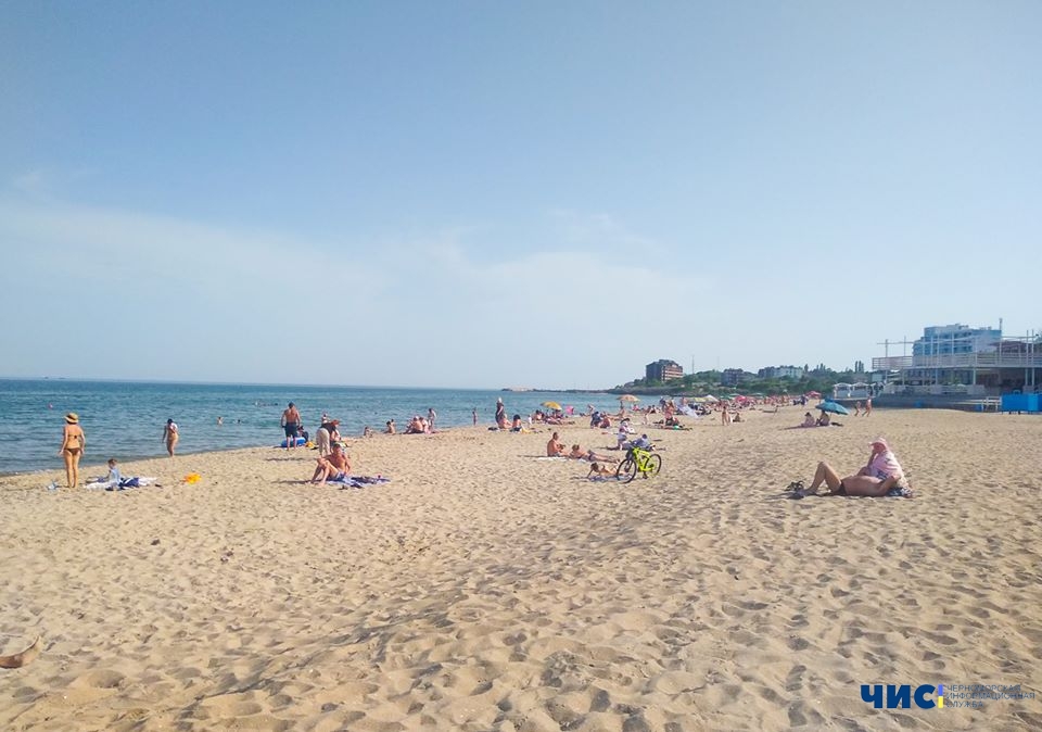 В Черноморске официально открыли городской пляж