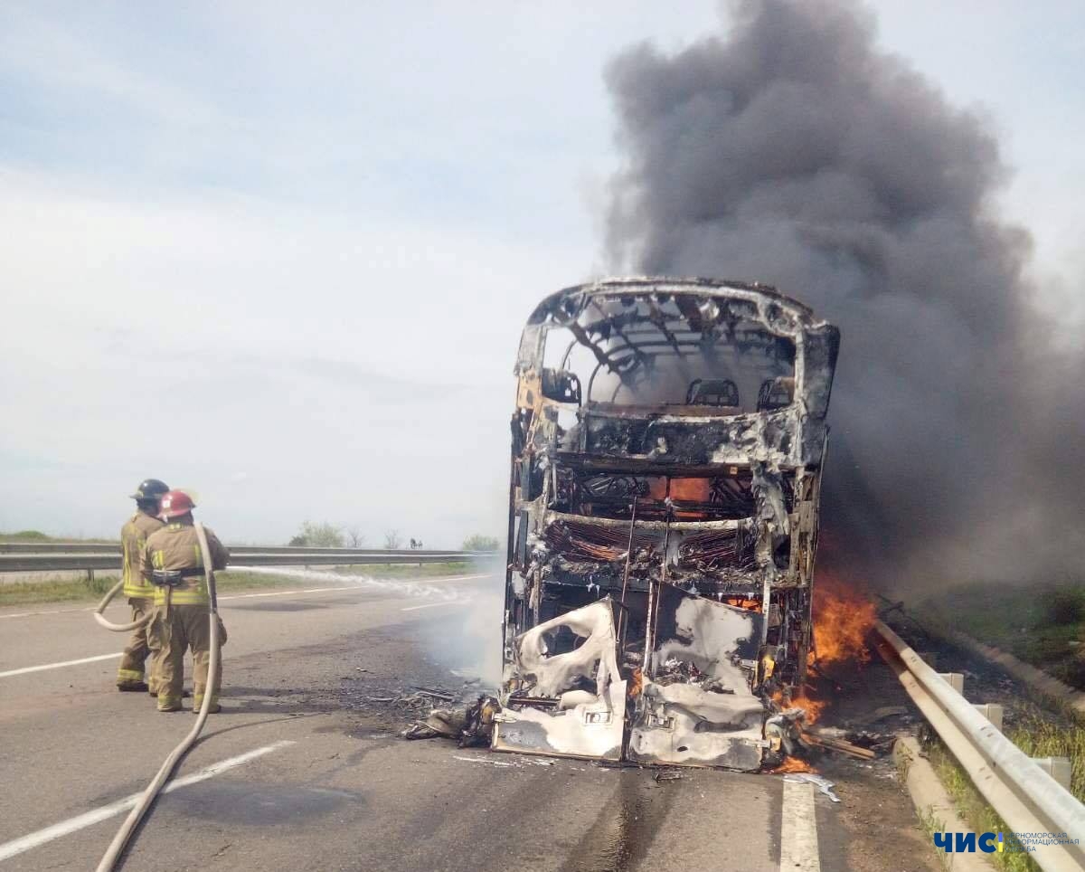 На трассе Одесса-Киев сгорел пассажирский автобус