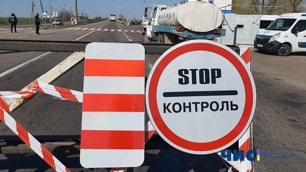 В Одеській області закрили транзитний переїзд: де пускатимуть транспорт