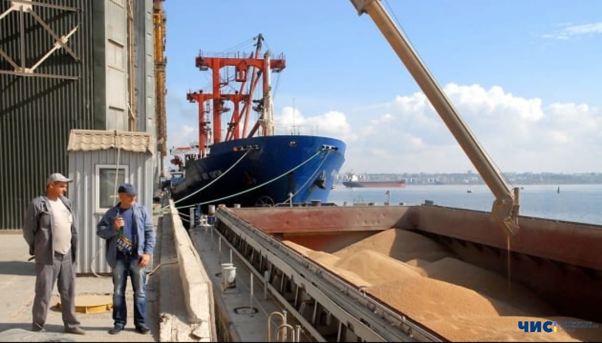 Перші судна із зерном вийдуть з порту "Чорноморськ" найближчими днями