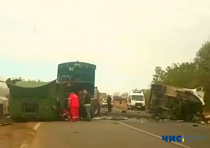 Жахлива аварія на трасі в Одеській області: 2 людей загинуло