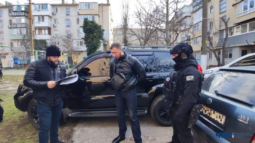 Правоохоронці затримали двох «смотрящих» за Чорноморськом і окремим корпусом у СІЗО, пов'язаних із кримінальним світом рф