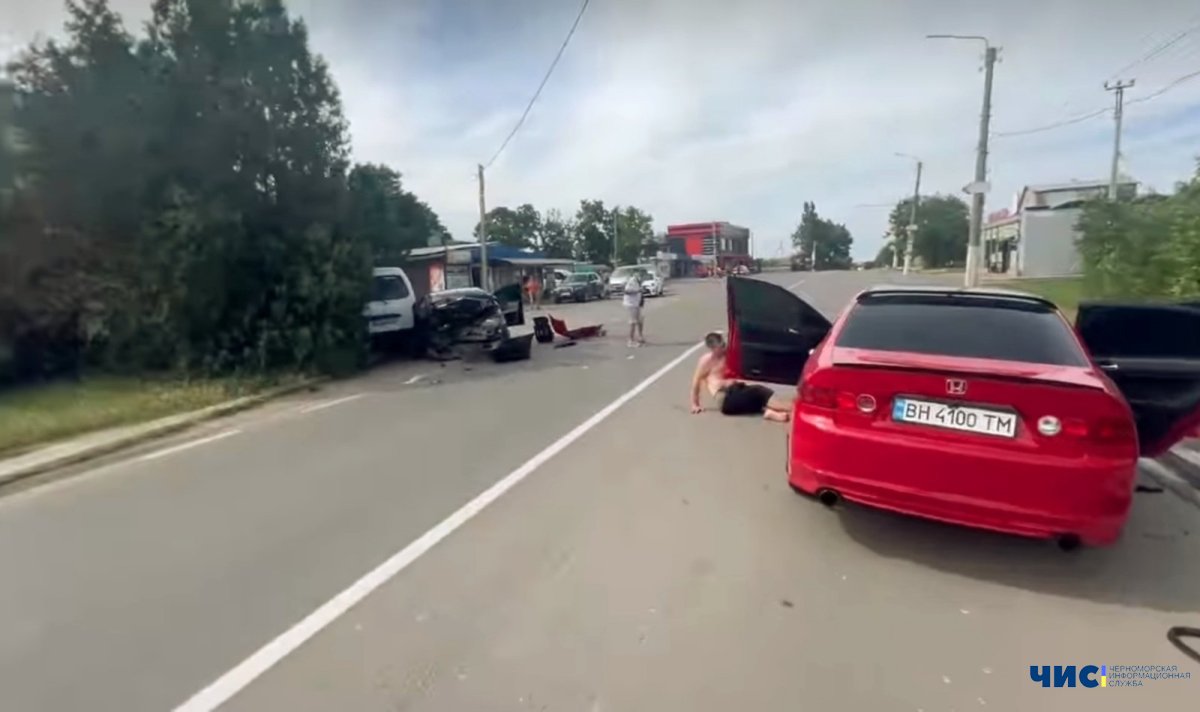 Аварія в Олександрівці: одна людина загинула, ще п'ятеро постраждали, зокрема немовля