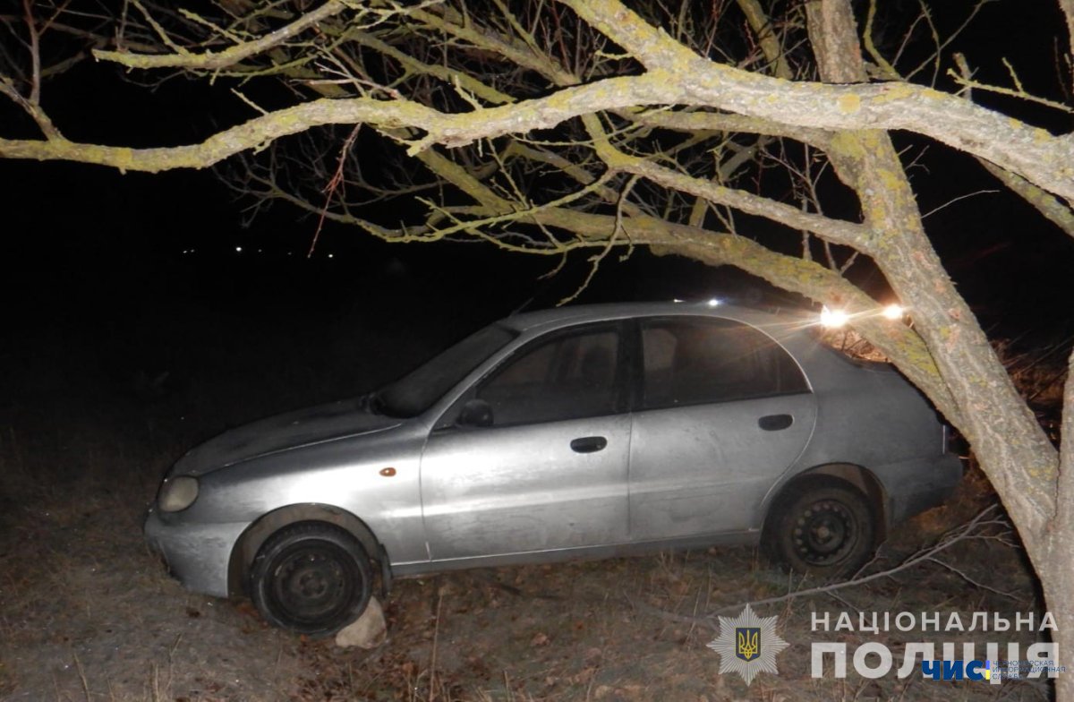 На Одещині чоловік з ножем побив жінку та  забрав у неї машину