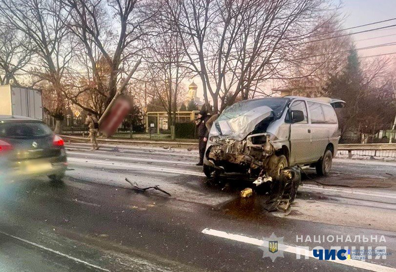 В Одеському районі сталася аварія за участю трьох автомобілів: двоє постраждалих