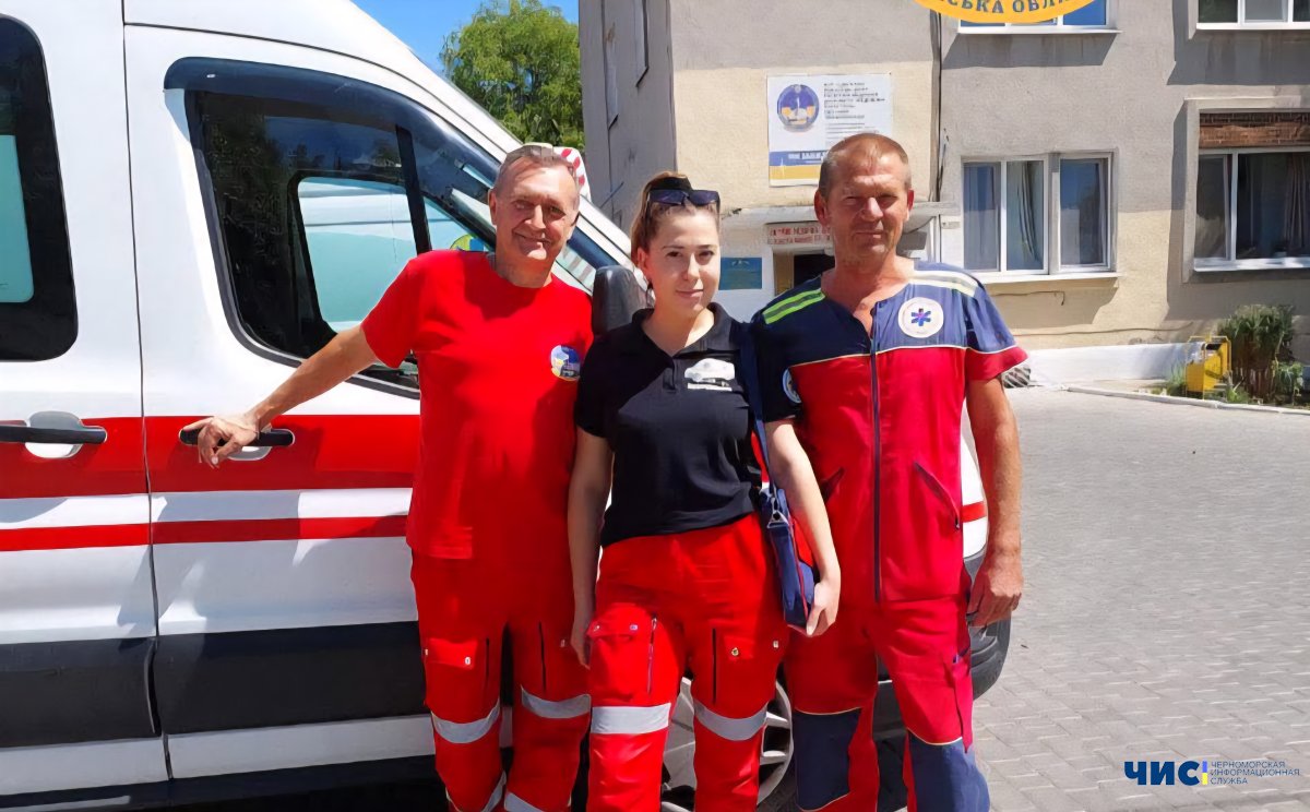 У Чорноморську медики врятували чоловіка, що тонув у басейні