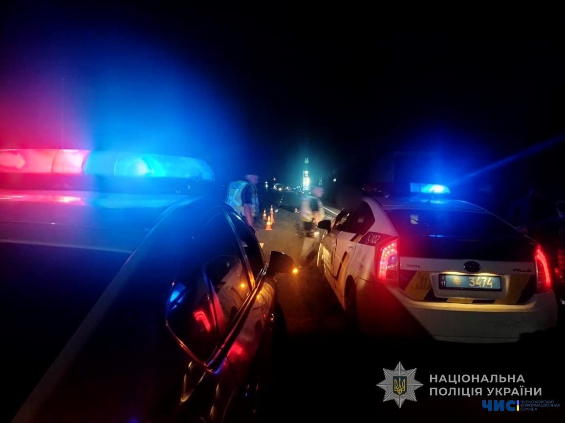 Смертельна аварія в Одеському районі: на чоловіка наїхали дві автівки