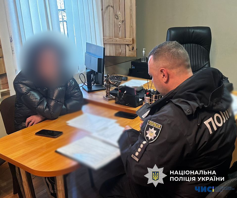 Жителю Чорноморська загрожує чималий штраф за жарт із поліцейською кепкою