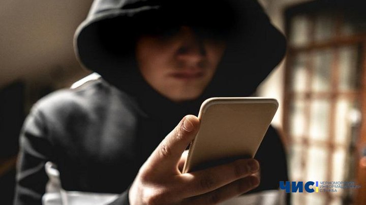 Шахрайська схема на Одещині: утриманець СІЗО видурив 35 тисяч гривень за неіснуючі шини