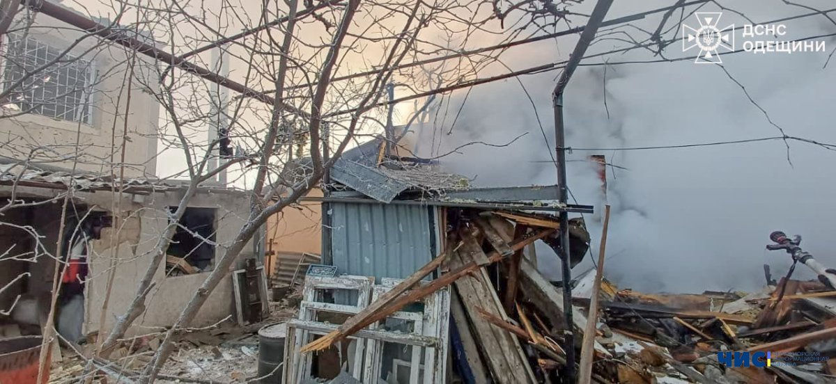 Через ранкову атаку у Чорноморській громаді зруйновано будинки