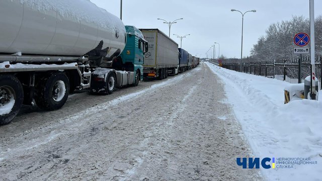 На Одещині через негоду частково обмежать рух транспорту