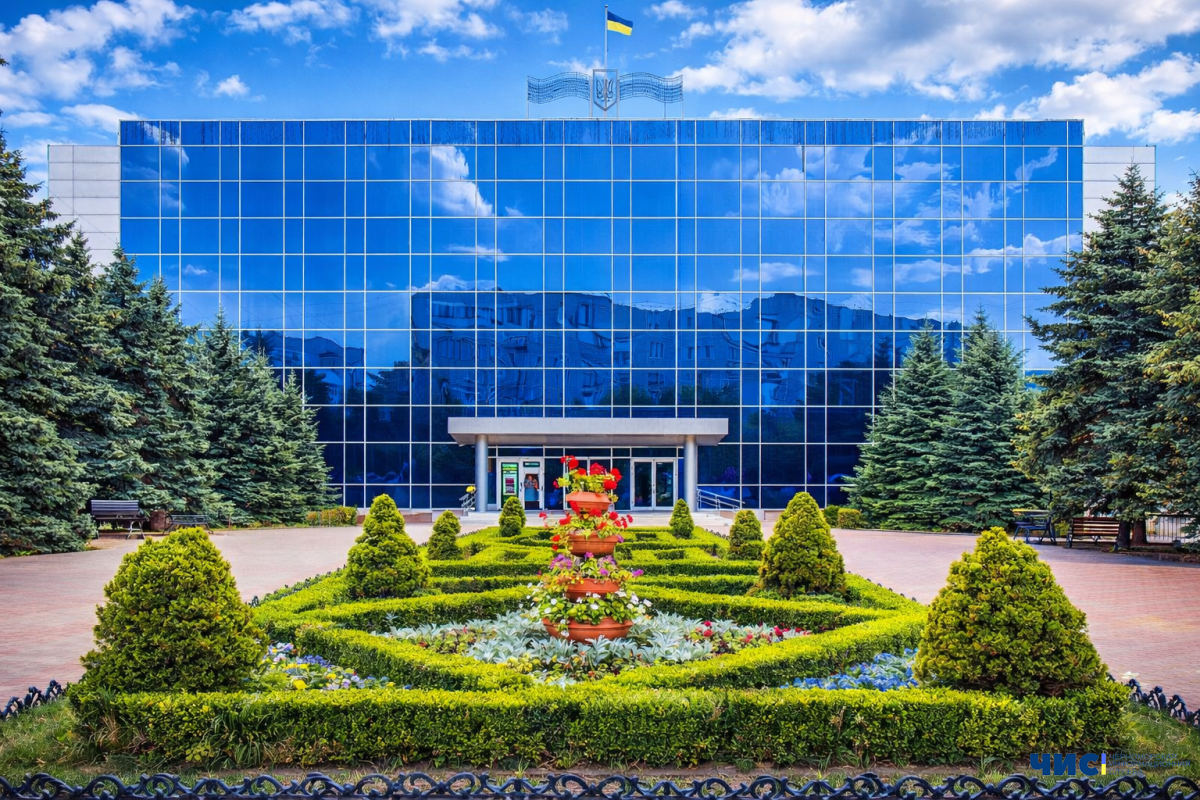 У Чорноморську проведуть ремонт покрівлі на будівлі міської ради