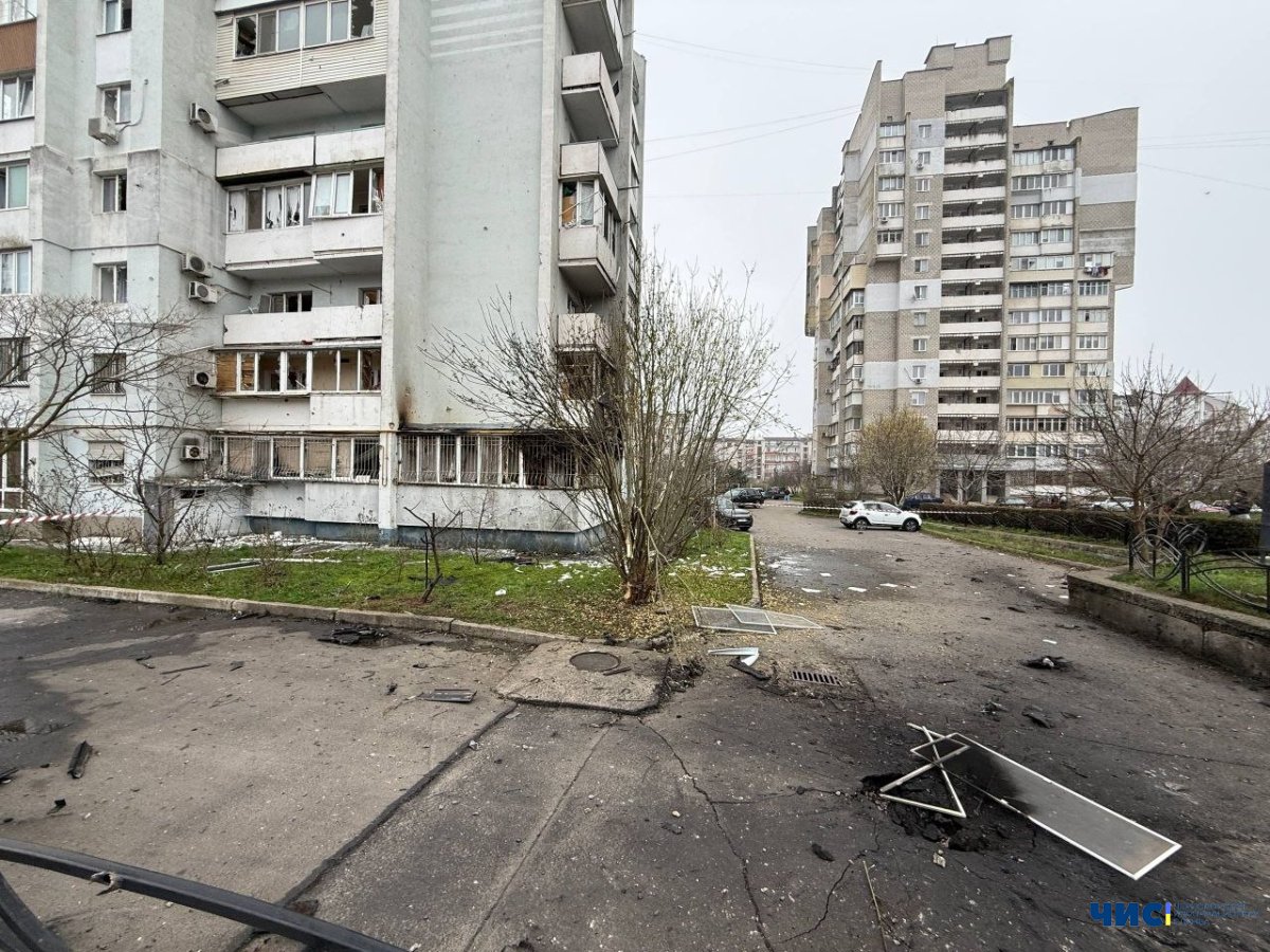 Нічна атака по Чорноморську: пошкоджена житлова та портова інфраструктура