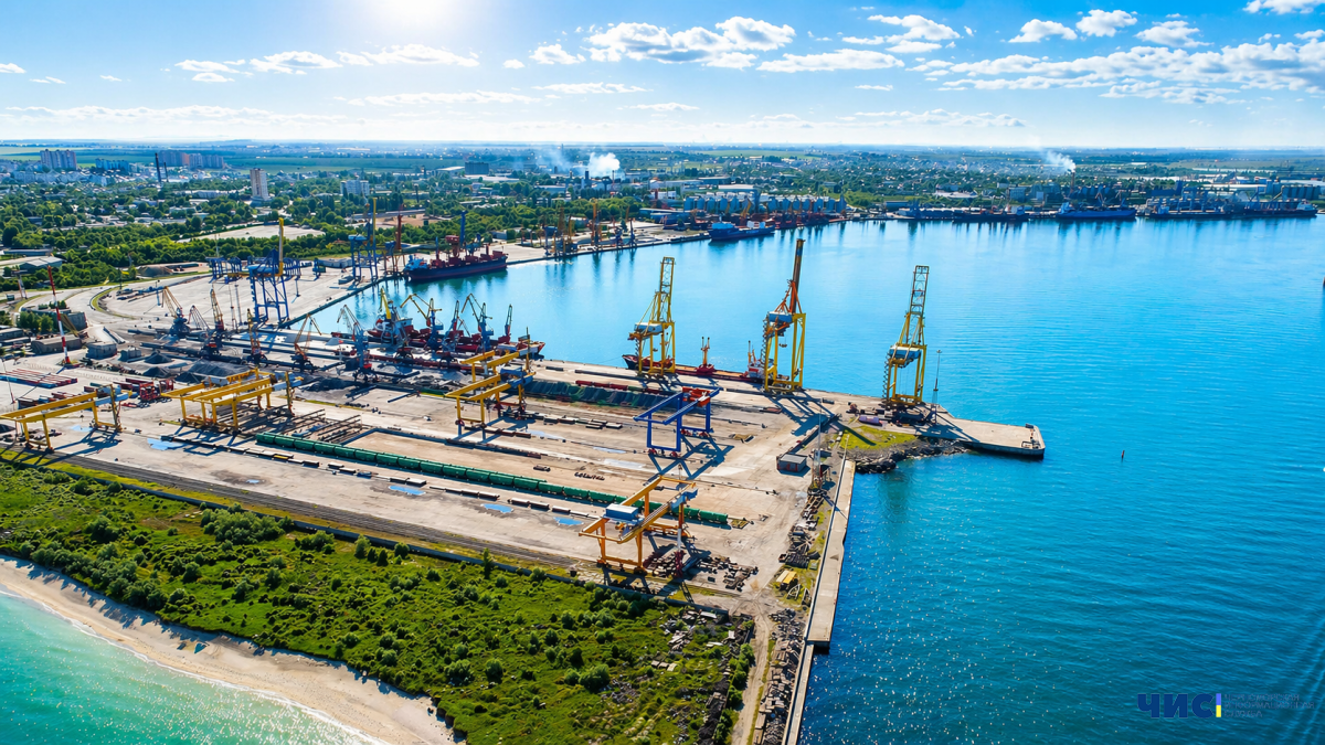 Фіктивні обсяги та вагони примари: посадовця у справі порту «Чорноморськ» визнано винним у недбалості