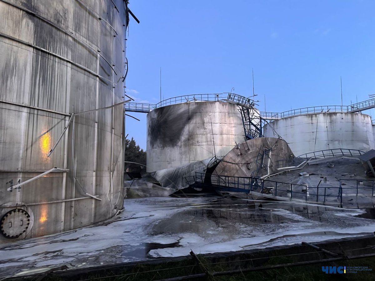 Російські атаки по Чорноморську вдвічі скоротили потужності кількох терміналів