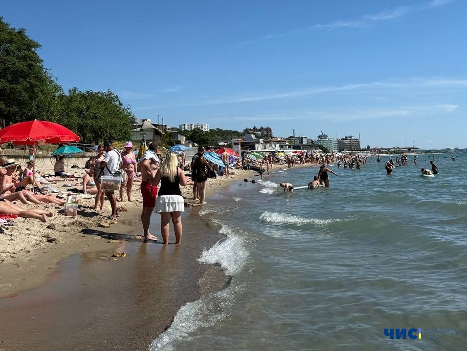 Службове розслідування за фактом закритого укриття на пляжі: хто проводитиме