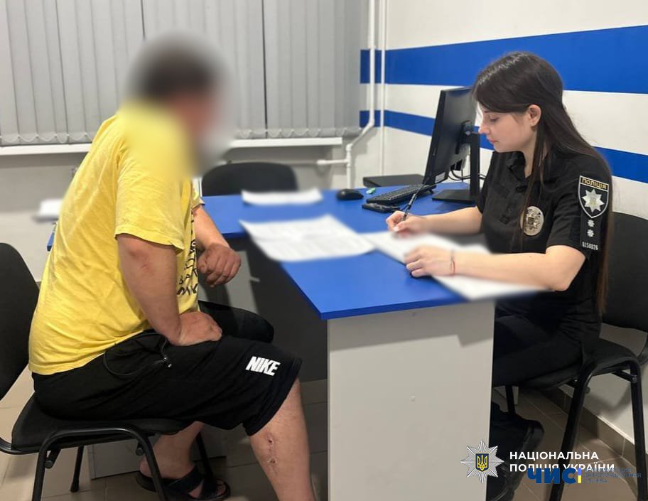 На Одещині затримати чоловіка, який заманював у машину хлопчиків та ґвалтував їх