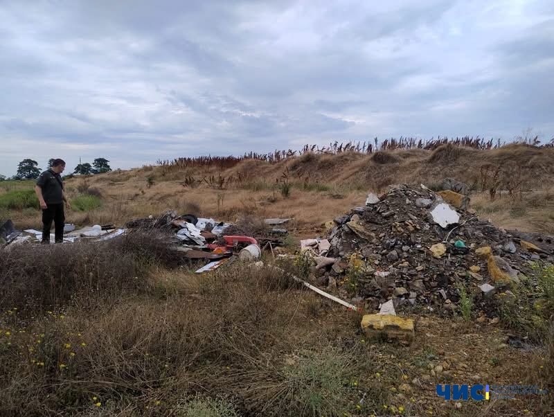 На території Чорноморська виявили чергове стихійне сміттєзвалище