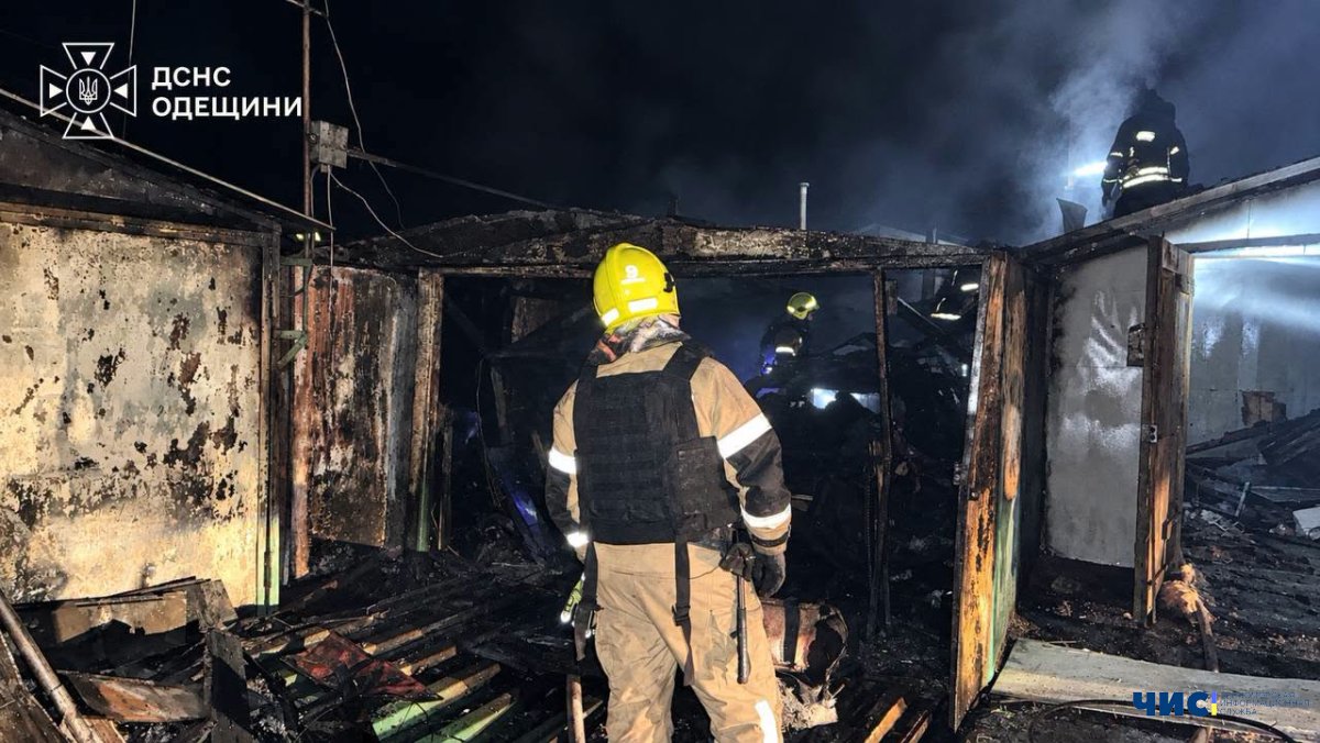 У неділю ввечері ворог масовано атакував Чорноморськ