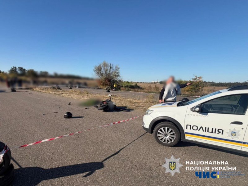 У суботу в Одеському районі сталась смертельна аварія: після зіткнення двох мотоциклів загинула дівчина